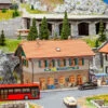 130595 Faller Wohnhaus Mit Dorfladen -Speelgoedtrein Winkel FA130595