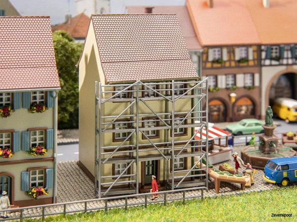 232175 Faller Altstadthaus Mit Gerüst 3 232175 Faller Altstadthaus Mit Gerüst
