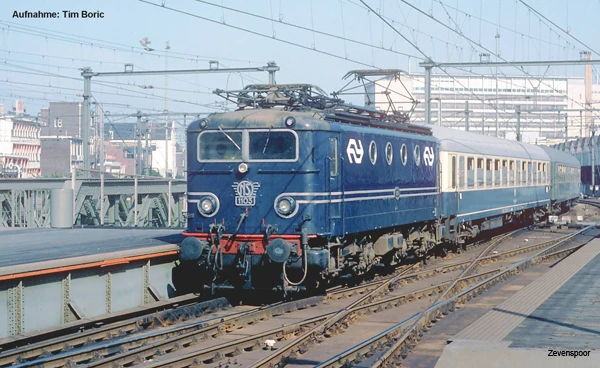 51361 Piko ~E-Lok Rh 1100 NS IV IV + PluX22 Dec. 3 51361 Piko ~E-Lok Rh 1100 NS IV IV + PluX22 Dec.