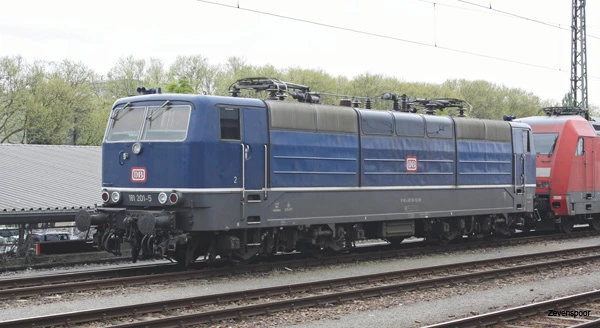 51945 Piko E-Lok/Sound BR 181.2 Blau DB AG VI + PluX22 Dec. 3 51945 Piko E-Lok/Sound BR 181.2 Blau DB AG VI + PluX22 Dec.